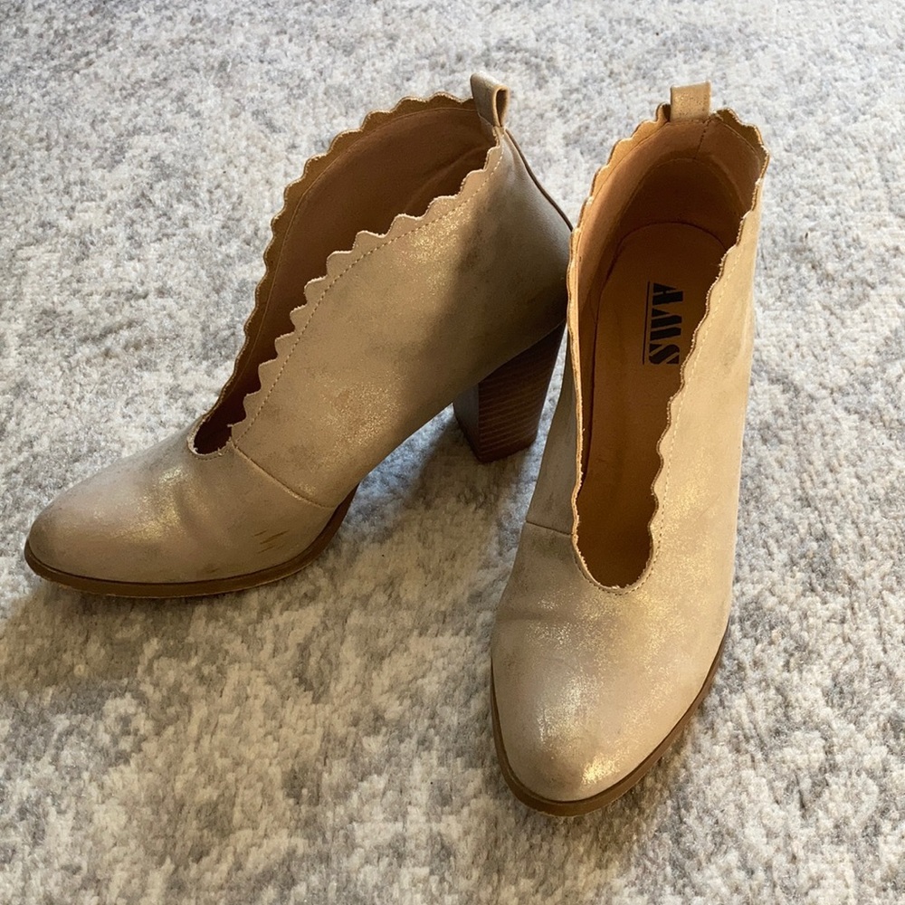 Scallop Heeled Booties